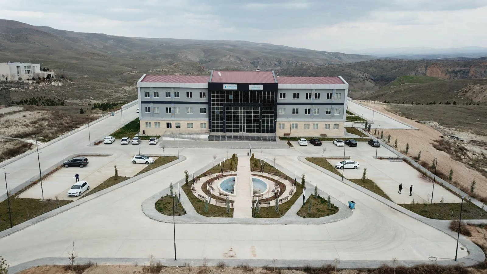 Batman Üniversitesi Rektörlük Binası